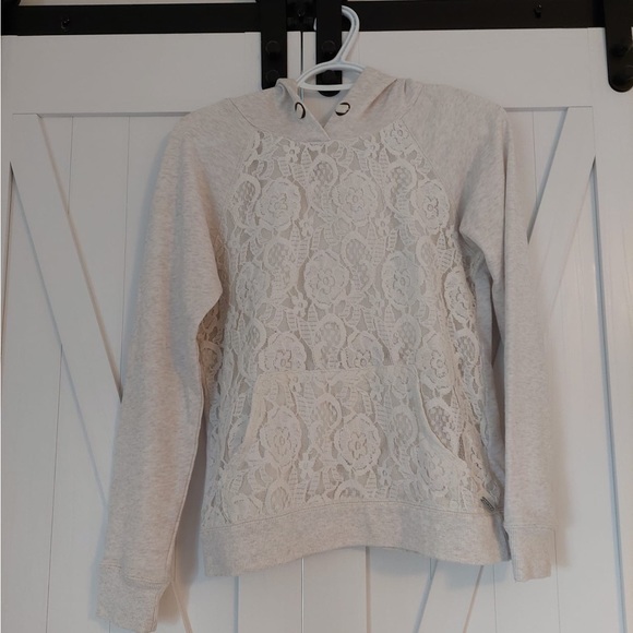 Garage Hoodie with beautiful lace detail - Picture 2 of 3